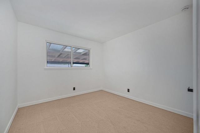 5822 Hemlock St, Sacramento, CA 95841