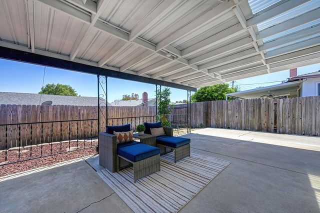 5822 Hemlock St, Sacramento, CA 95841