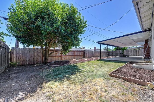 5822 Hemlock St, Sacramento, CA 95841