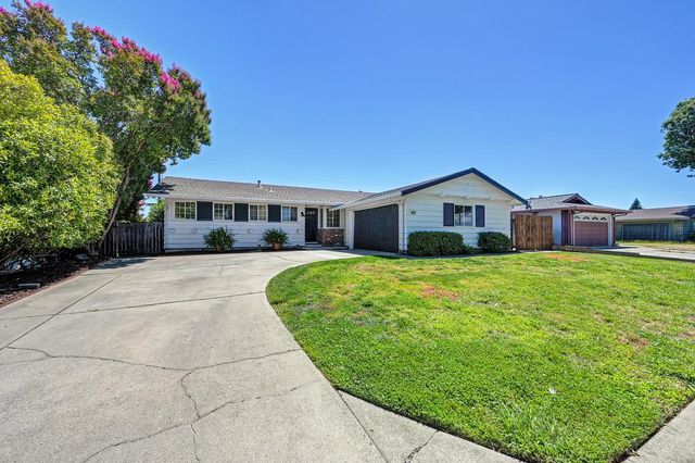 5822 Hemlock St, Sacramento, CA 95841