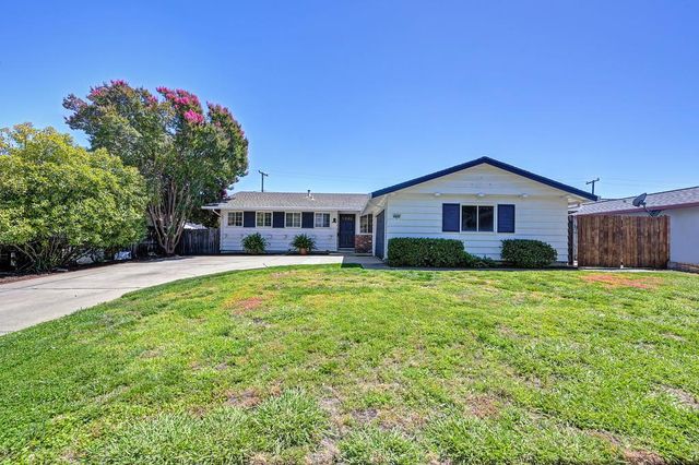 5822 Hemlock St, Sacramento, CA 95841