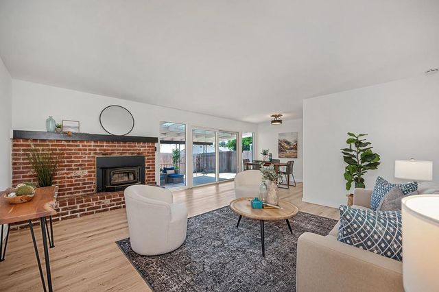 5822 Hemlock St, Sacramento, CA 95841