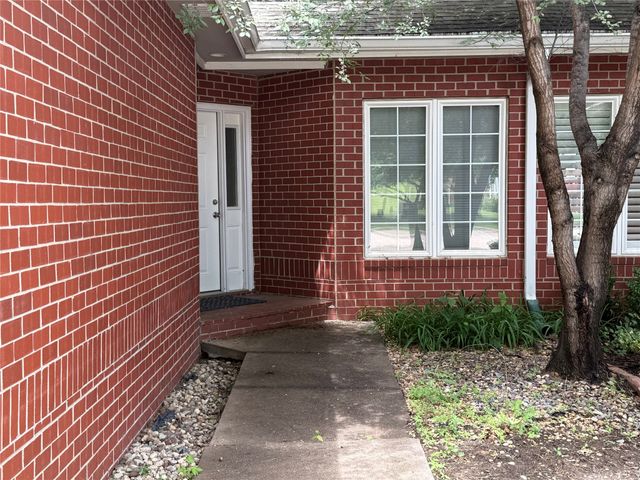 1500 Crown Colony Court 420, Des Moines, IA 50315