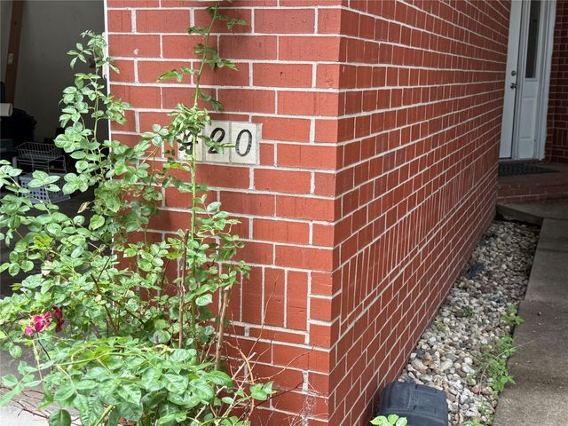 1500 Crown Colony Court 420, Des Moines, IA 50315