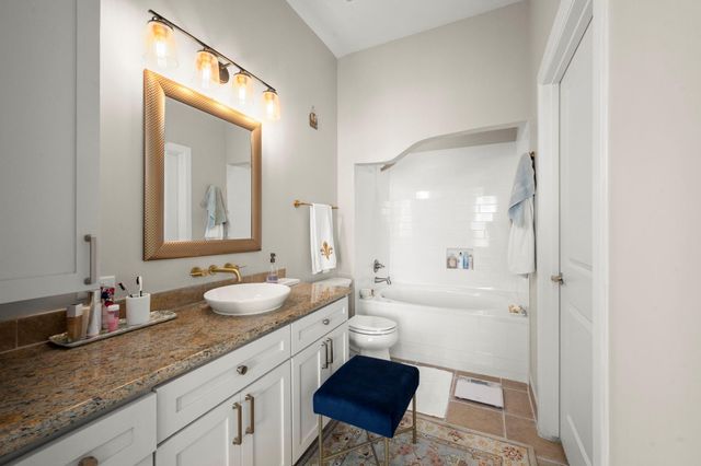 1900 Genesee Street 302, Houston, TX 77006