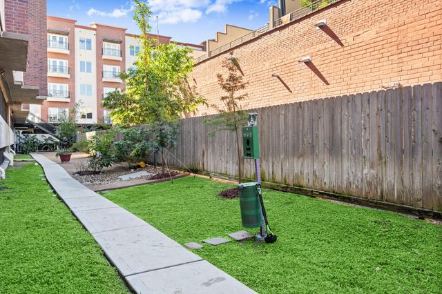 1900 Genesee Street 302, Houston, TX 77006