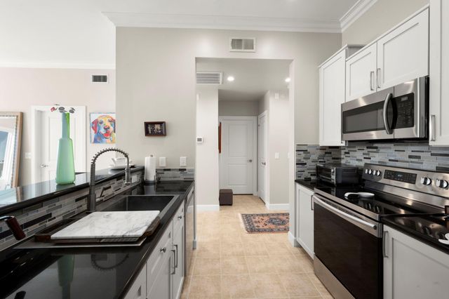 1900 Genesee Street 302, Houston, TX 77006