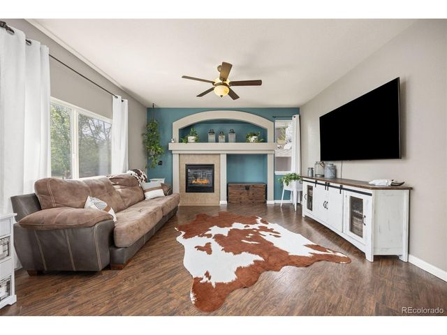 3760 Barnard Ln, Johnstown, CO 80534