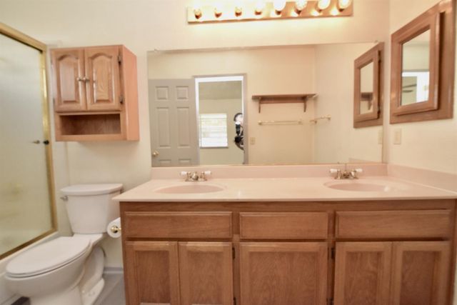 2413 Tamarack Ct, Rocklin, CA 95677