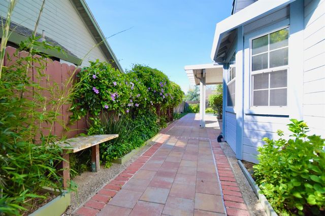 2413 Tamarack Ct, Rocklin, CA 95677