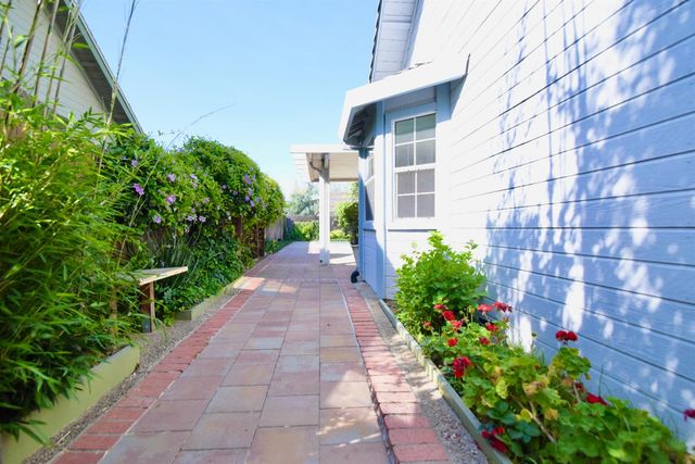 2413 Tamarack Ct, Rocklin, CA 95677