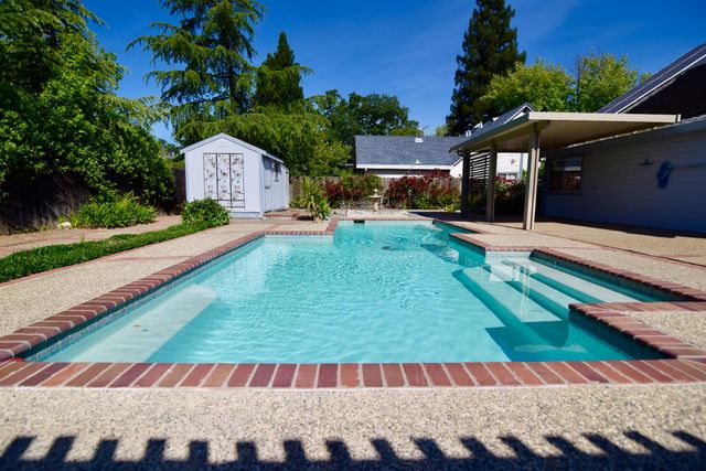 2413 Tamarack Ct, Rocklin, CA 95677