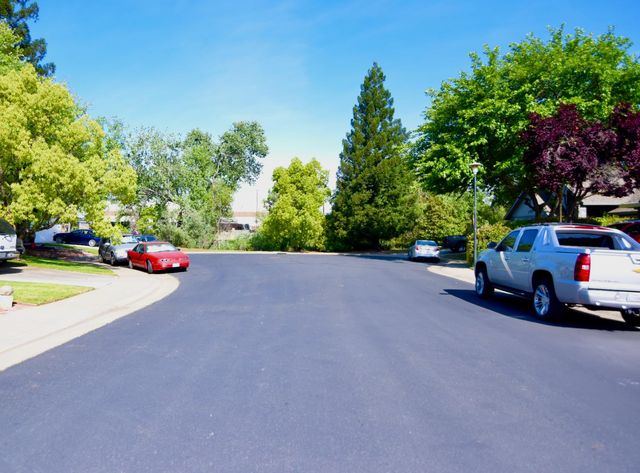 2413 Tamarack Ct, Rocklin, CA 95677