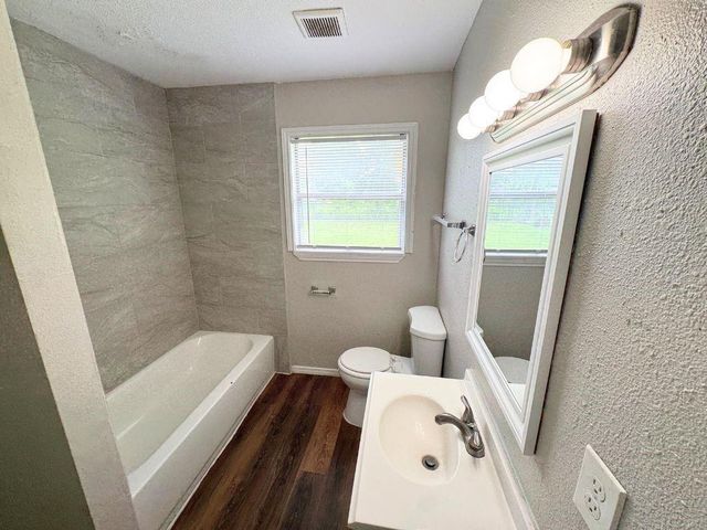 8238 Homewood Lane, Houston, TX 77028