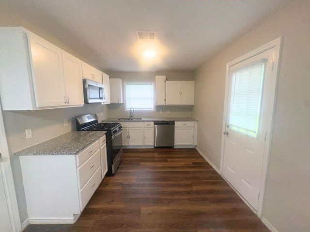 8238 Homewood Lane, Houston, TX 77028
