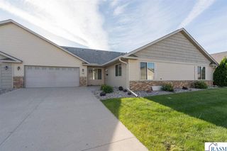 109 Palmer Path, Mankato, MN 56001