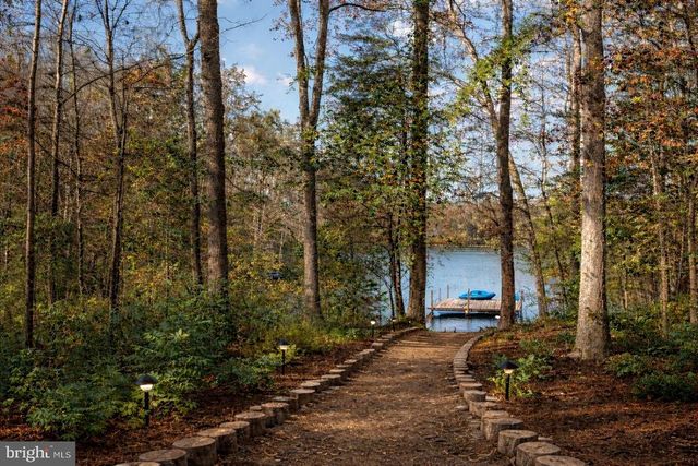 12504 HAWKINS LN, Spotsylvania, VA 22551