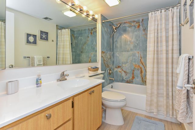 901 Seafarer Circle 302, Jupiter, FL 33477