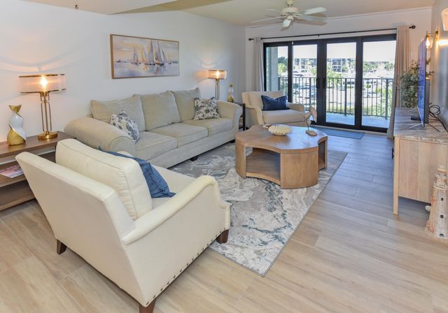 901 Seafarer Circle 302, Jupiter, FL 33477