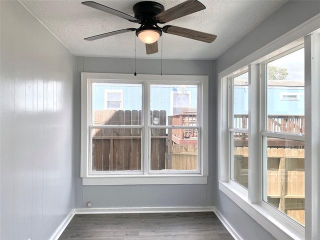 2371 Broadway Street E, San Leon, TX 77539