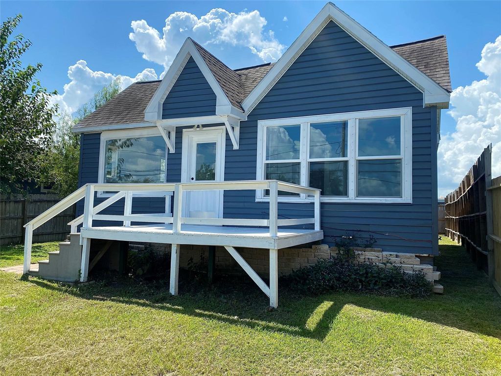 2371 Broadway Street E, San Leon, TX 77539