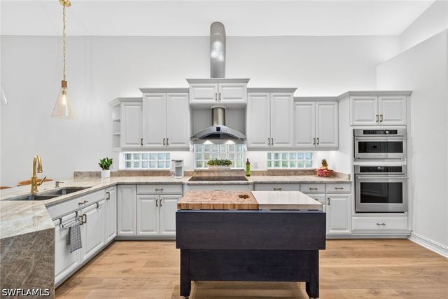 3296 LOOKOUT LN, Naples, FL 34112