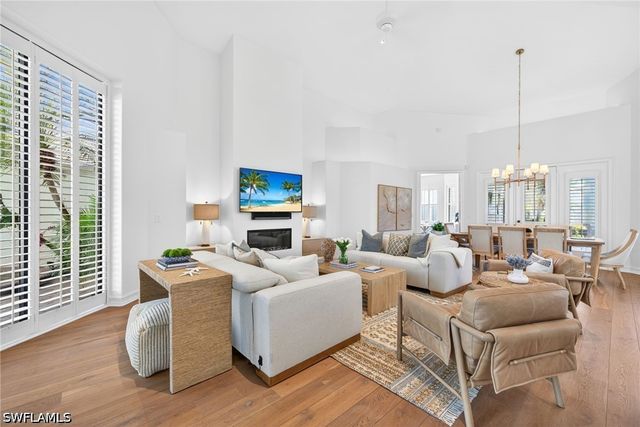3296 LOOKOUT LN, Naples, FL 34112