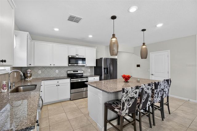 901 GOLDEN SHINER AVENUE, Ruskin, FL 33570