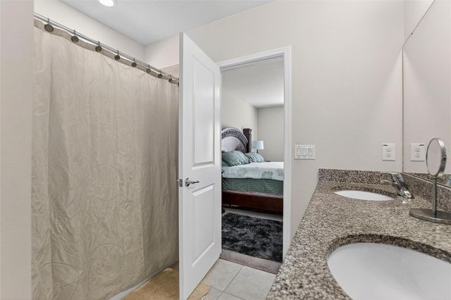 901 GOLDEN SHINER AVENUE, Ruskin, FL 33570