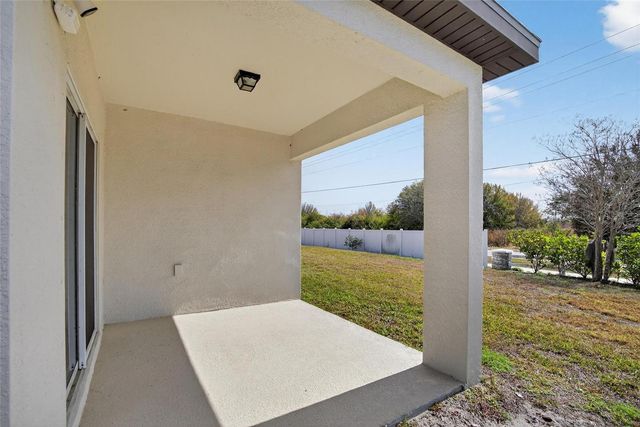 901 GOLDEN SHINER AVENUE, Ruskin, FL 33570