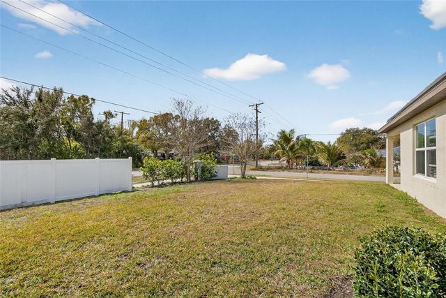 901 GOLDEN SHINER AVENUE, Ruskin, FL 33570