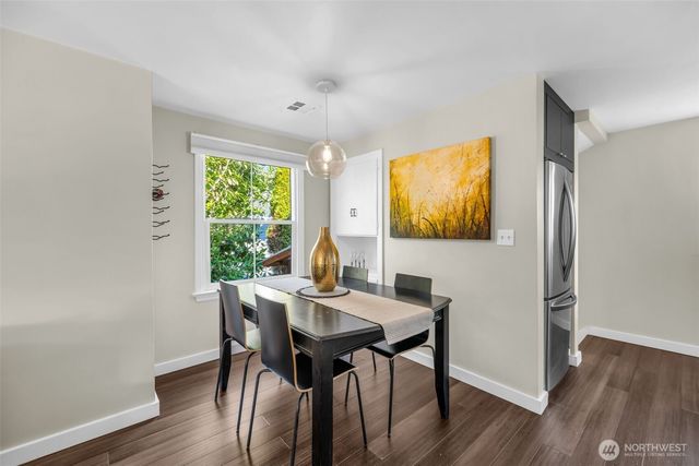 3206 22nd Avenue W, Seattle, WA 98199