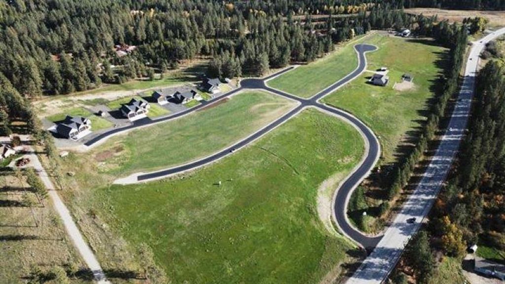 31910 N Zander Ln, Chattaroy, WA 99003