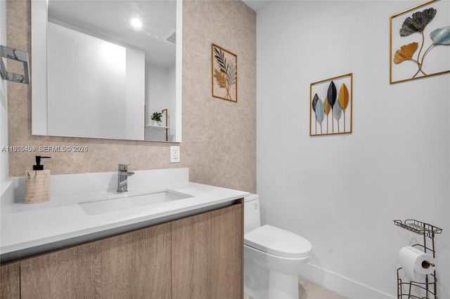 17550 Collins Ave 704, Sunny Isles Beach, FL 33160