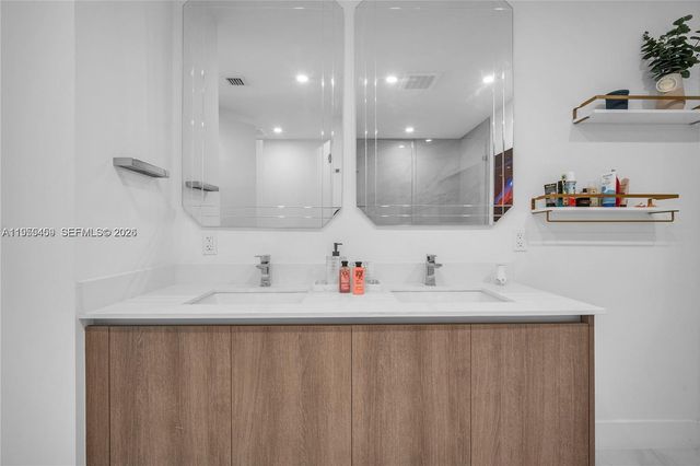 17550 Collins Ave 704, Sunny Isles Beach, FL 33160