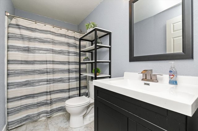 6330 Beechtree Drive 10107, West Des Moines, IA 50266