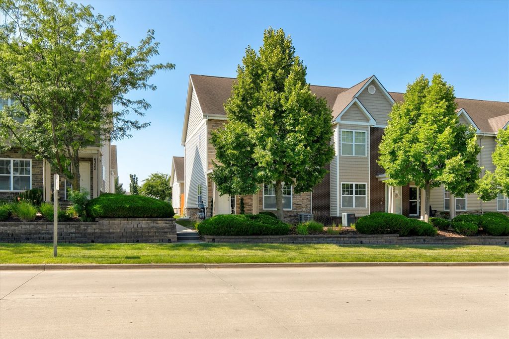 6330 Beechtree Drive 10107, West Des Moines, IA 50266