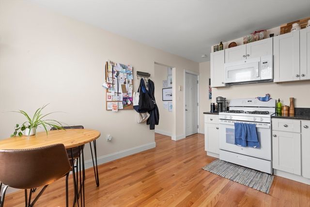 220 Middlesex Ave 5, Medford, MA 02155