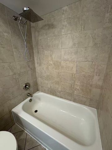 1326 Inverrary Lane 1326, Deerfield, IL 60015