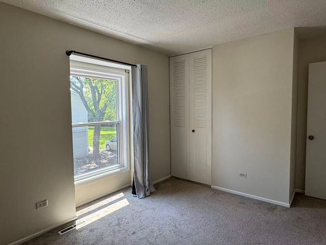 1326 Inverrary Lane 1326, Deerfield, IL 60015