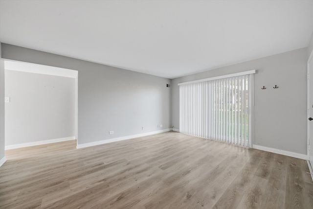 9386 Bay Colony Drive 1S, Des Plaines, IL 60016