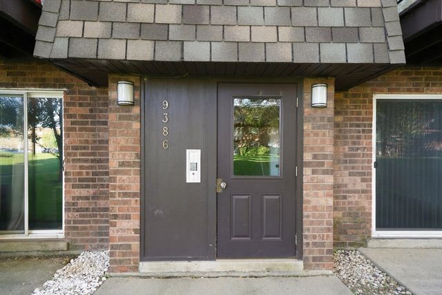 9386 Bay Colony Drive 1S, Des Plaines, IL 60016
