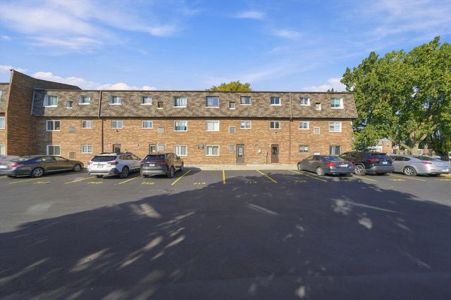9386 Bay Colony Drive 1S, Des Plaines, IL 60016