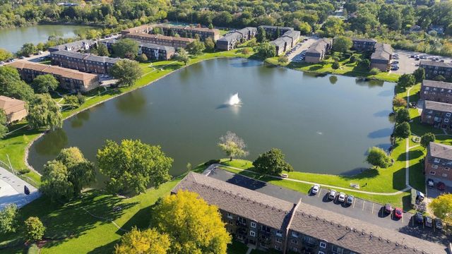 9386 Bay Colony Drive 1S, Des Plaines, IL 60016
