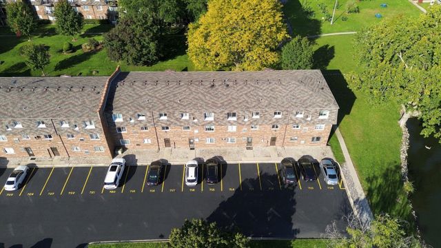 9386 Bay Colony Drive 1S, Des Plaines, IL 60016