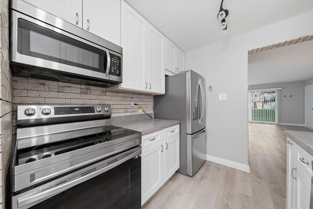 9386 Bay Colony Drive 1S, Des Plaines, IL 60016