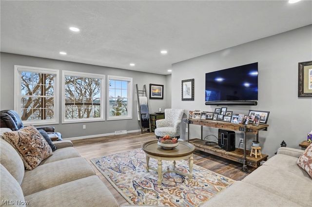 16870 Headland Avenue, Lake Milton, OH 44429