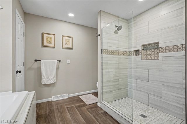 16870 Headland Avenue, Lake Milton, OH 44429