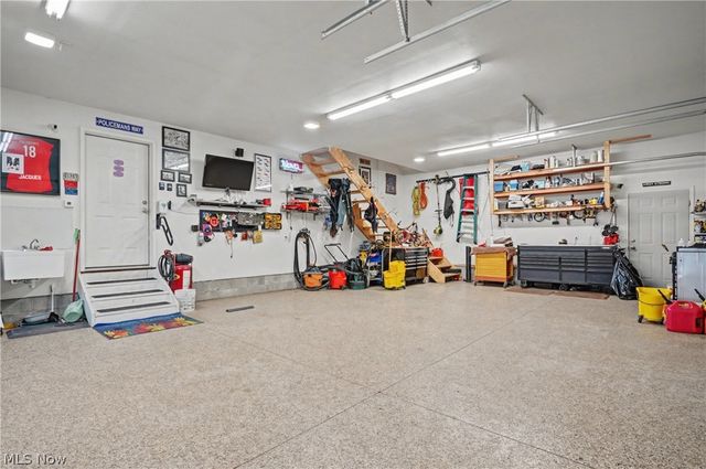 16870 Headland Avenue, Lake Milton, OH 44429