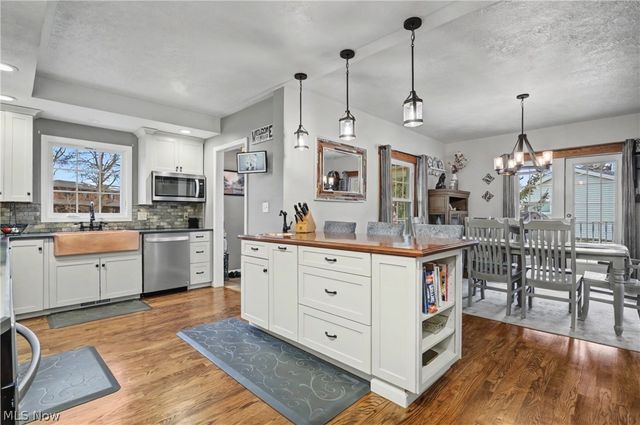 16870 Headland Avenue, Lake Milton, OH 44429